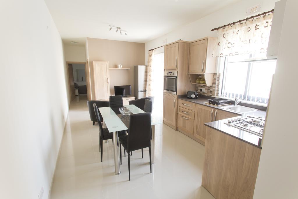 Waterside Apartments Marsalforn Bilik gambar